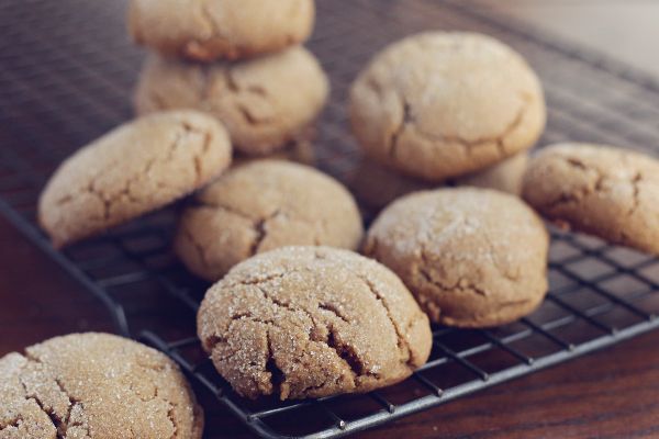 Molasses Cookies with organic clove whole